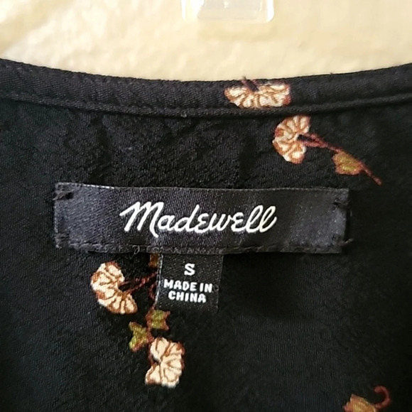 Madewell Black Flower Toss Wrap Blouse - Size Small - Picture 8 of 8